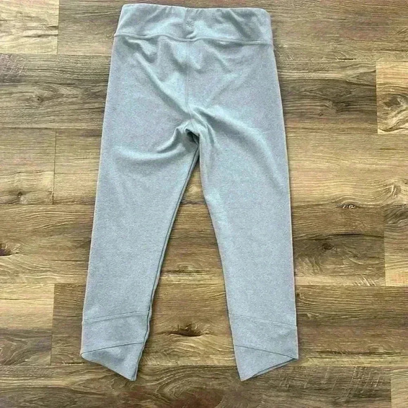 ATHLETA GIRL Size XL 14 Heather Gray On Pointe Cross Hem Capri Leggings RN54023 - Picture 7 of 9
